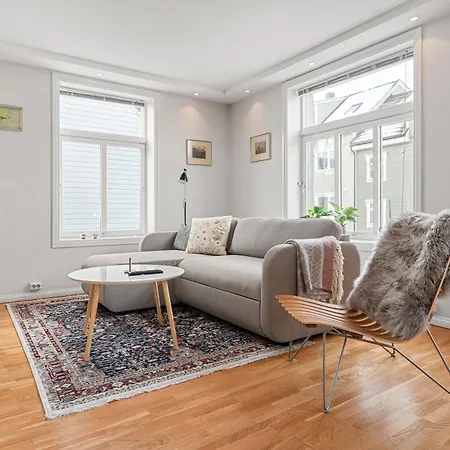 Апартаменты New - Sander's Polar Escape- Downtown Тромсё