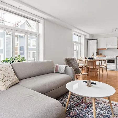 New - Sander's Polar Escape- Downtown * Tromsø