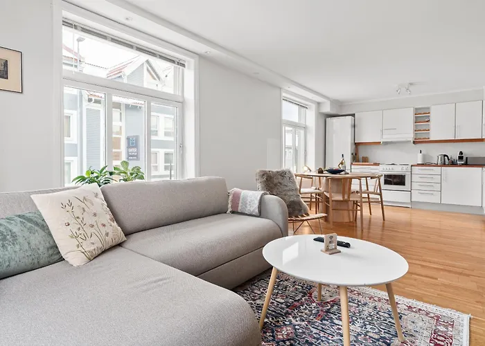 New - Sander's Polar Escape- Downtown * Tromsø